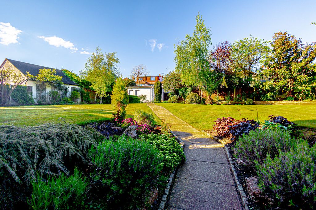 Additional image 20 of 2 bed flat for saleChalkwell Esplanade, Chalkwell SS0
