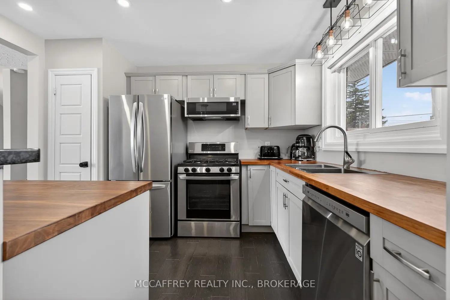 Additional image 7 of 31 Meadowvale Avenue