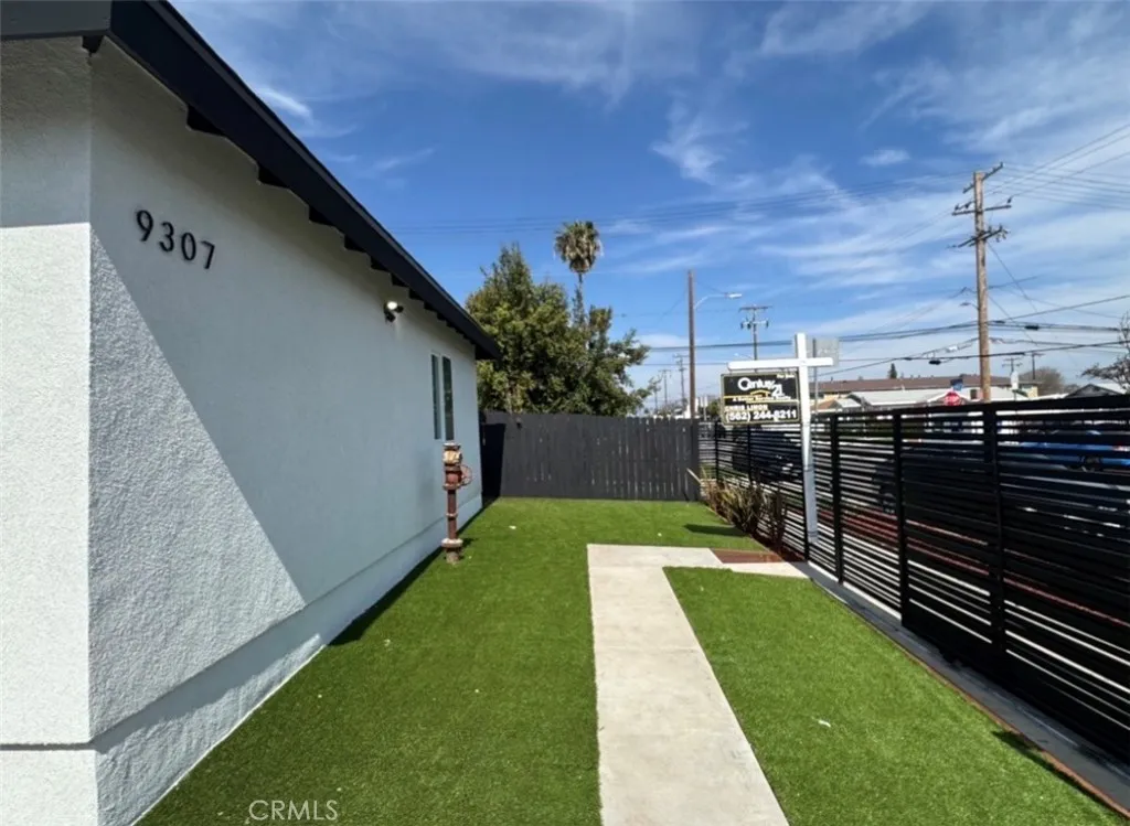 Additional image 16 of 9307 S Budlong Ave Unit 2, Los Angeles, CA 90044