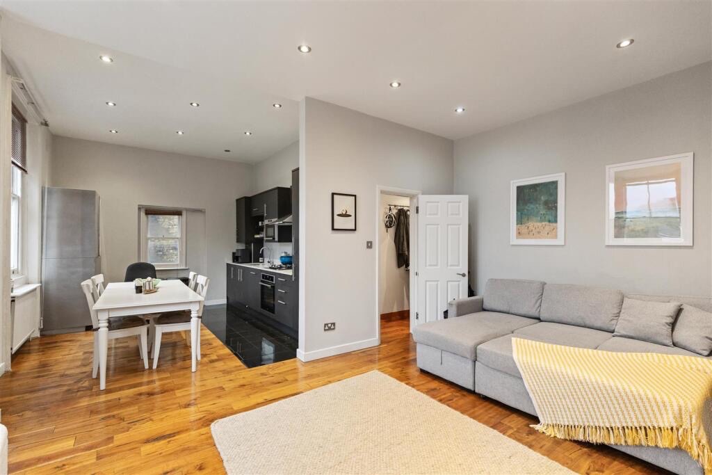 2 Bed Flat, Fellows Road, NW3, N1 7GU