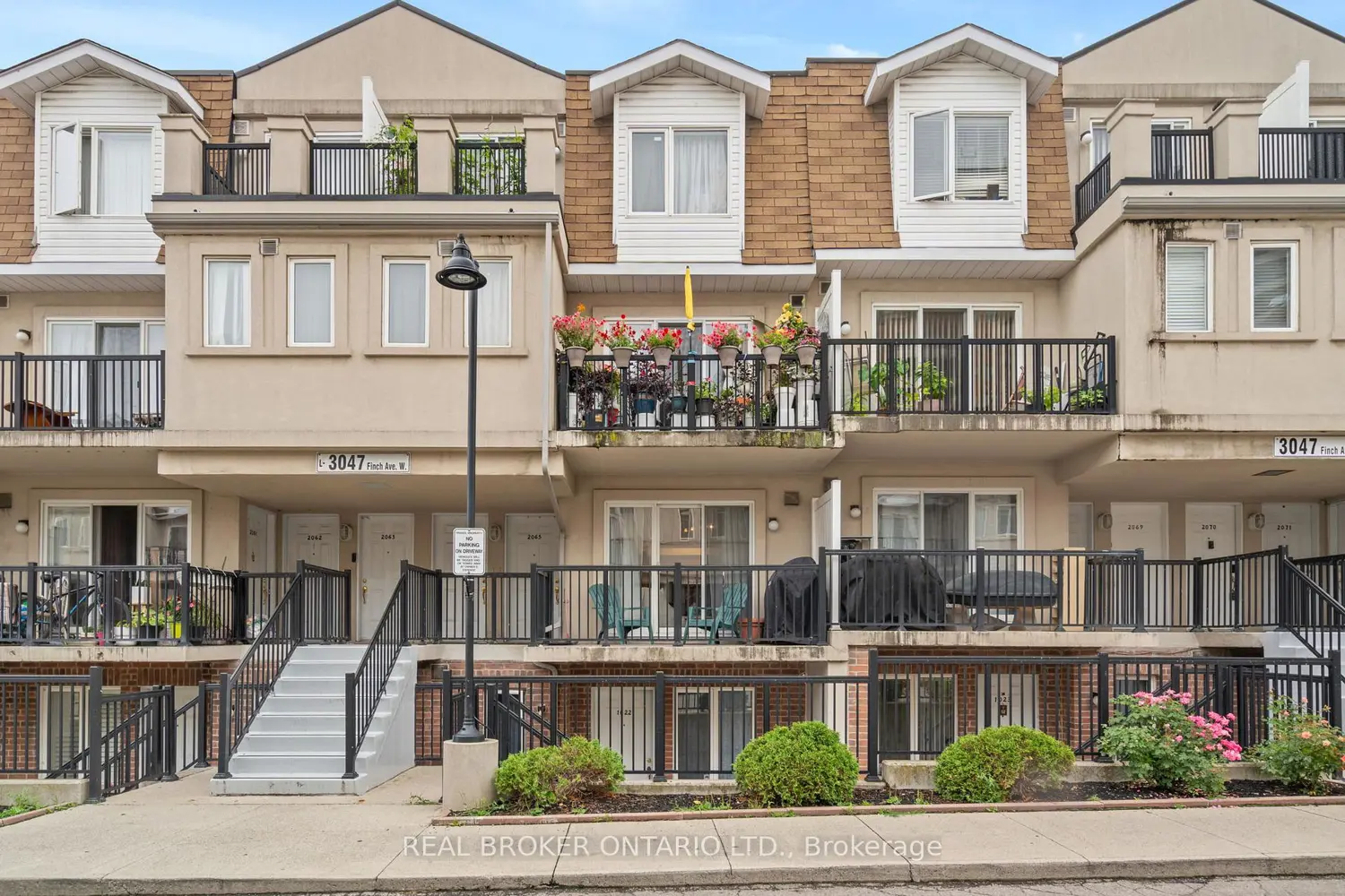 3047 Finch Avenue 2066