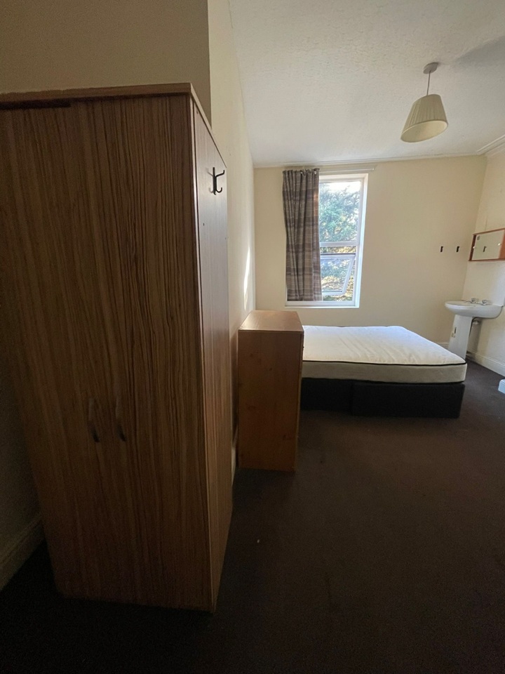 Additional image 12 of Room in a Shared House, Hyde Park Road, LS6, LS6 1AJ