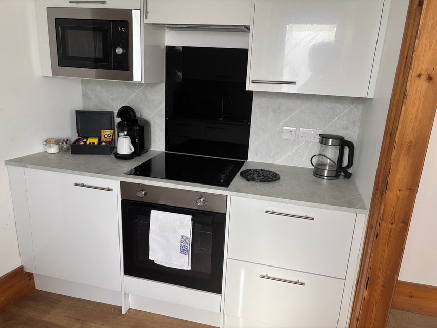 Additional image 5 of Room in a Shared House, Glycena Road, SW11, N1 7GU