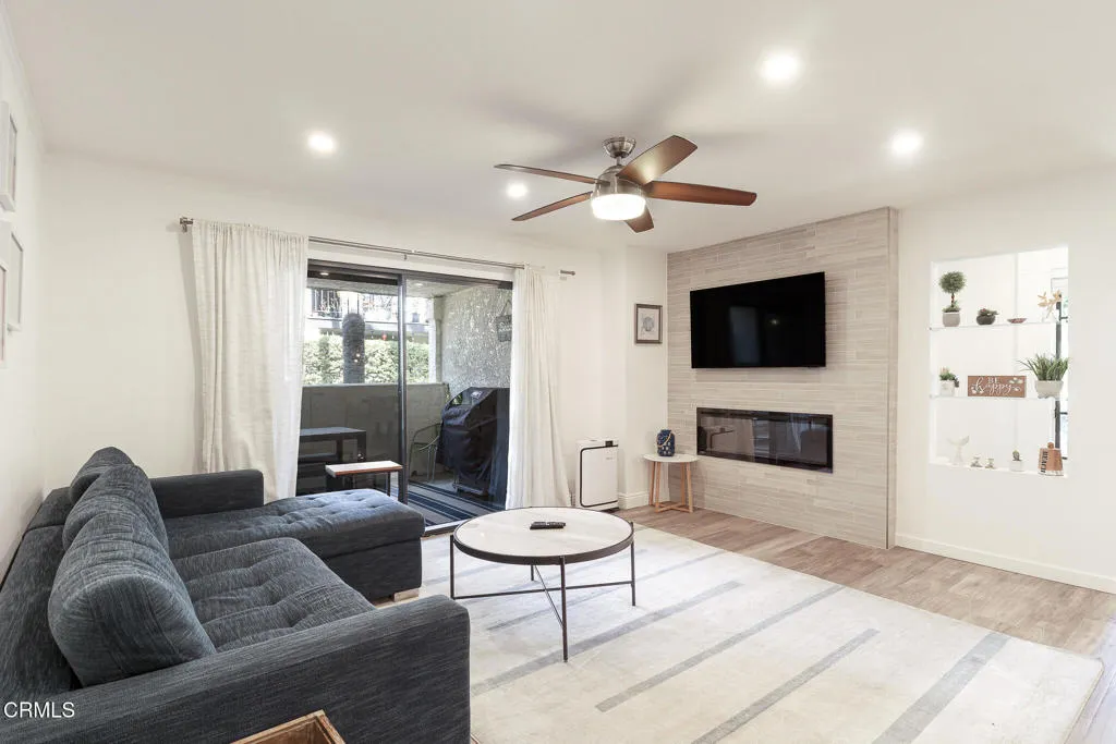 Additional image 3 of 2375 Martinique Lane, Oxnard, CA 93035