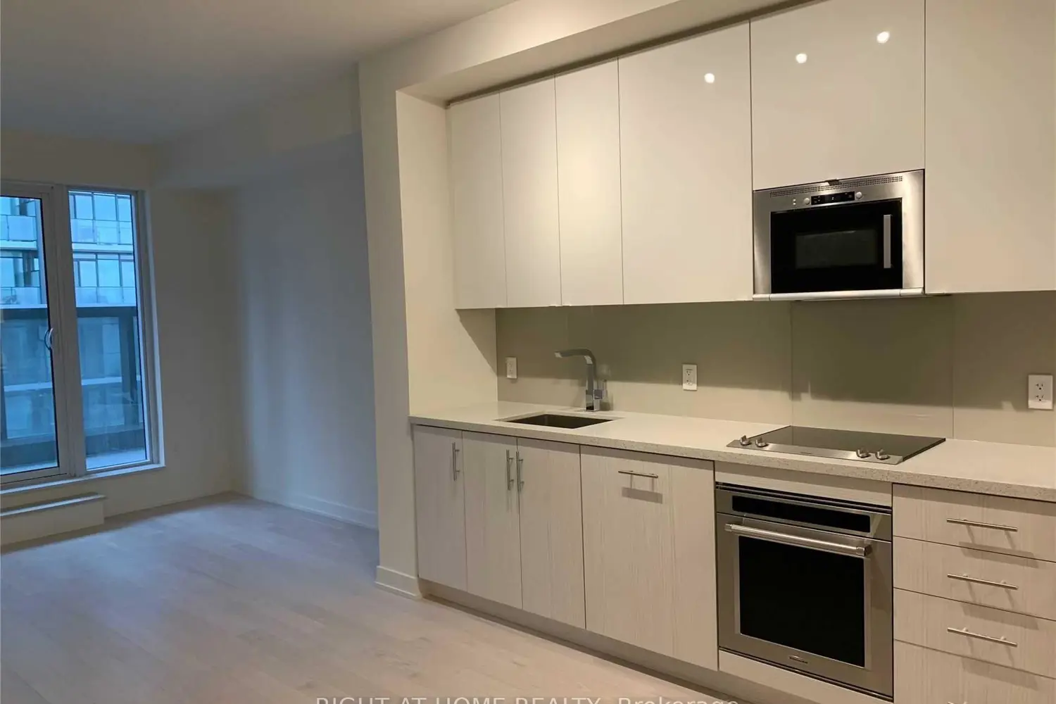 Additional image 7 of 330 Richmond Street 1501