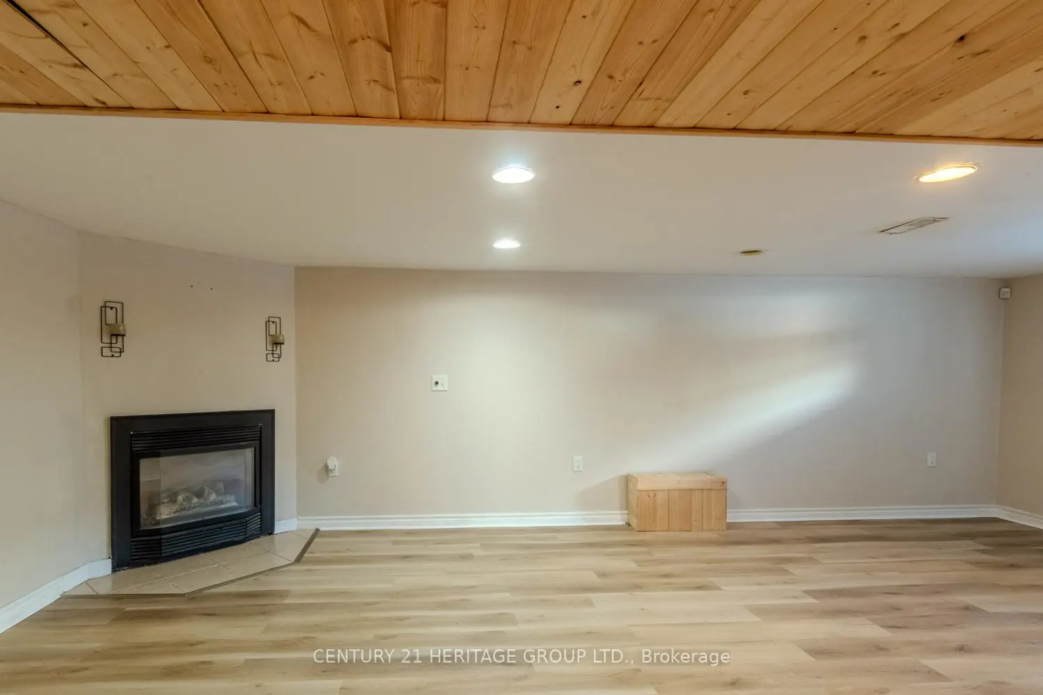 Additional image 13 of 2232 Queensway Drive