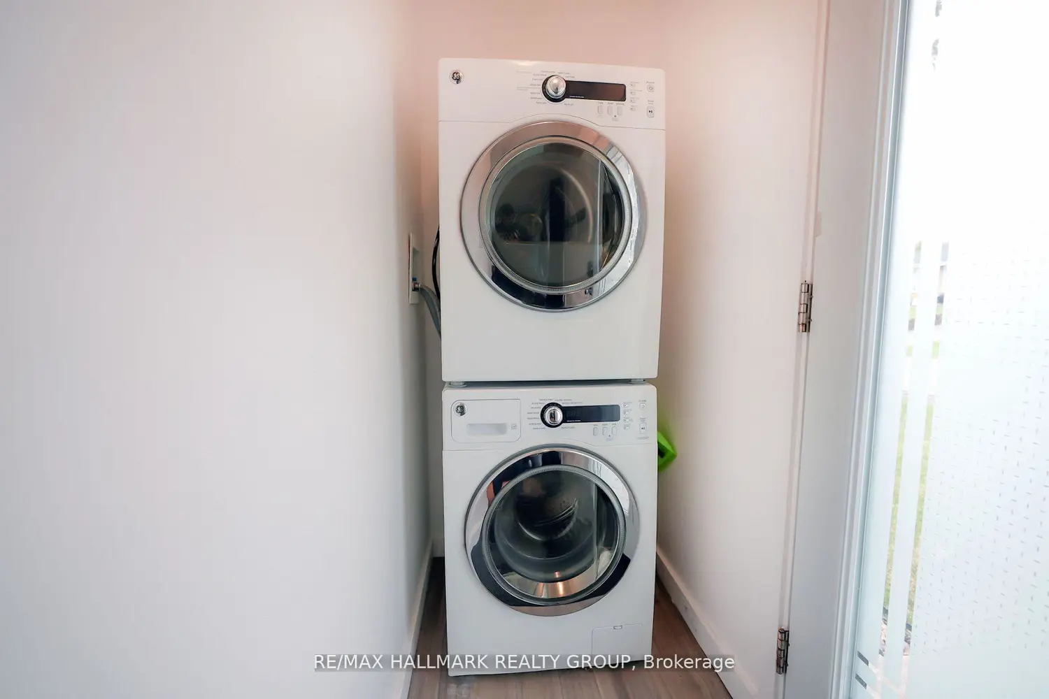 Additional image 14 of 924 Bermuda Avenue