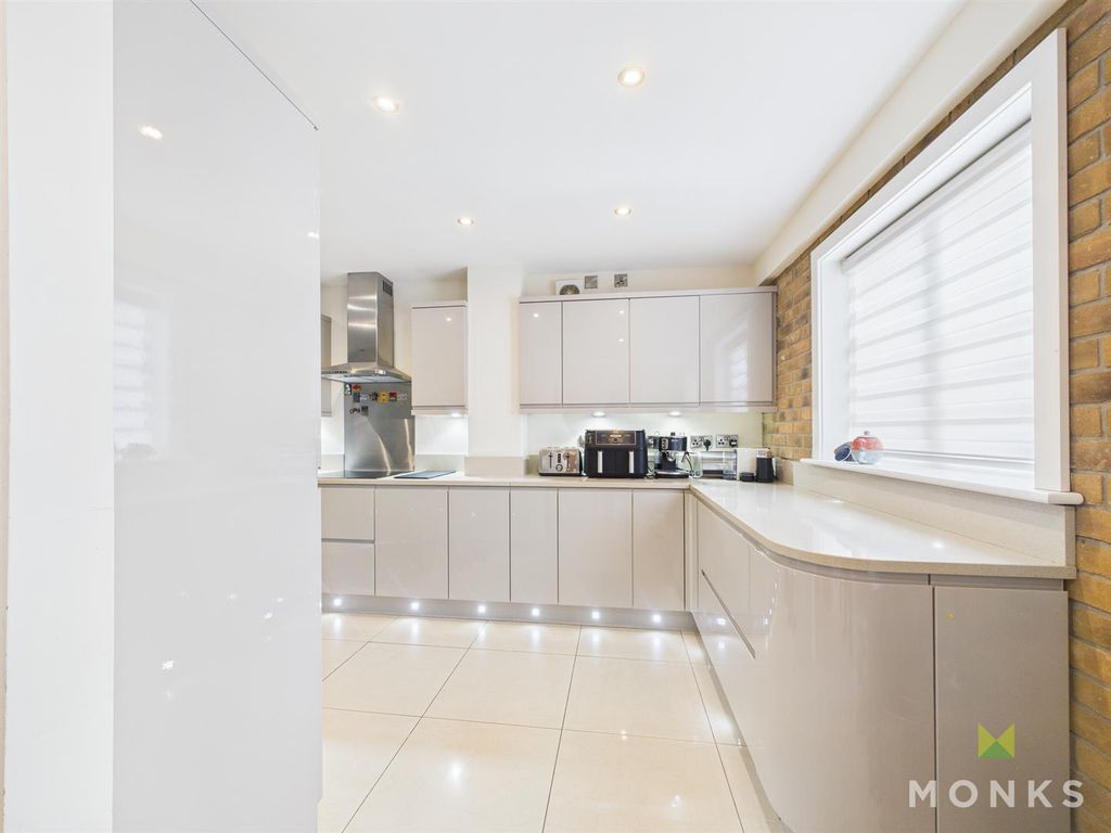 Additional image 2 of 3 bed flat for saleMill Road, Shrewsbury SY2