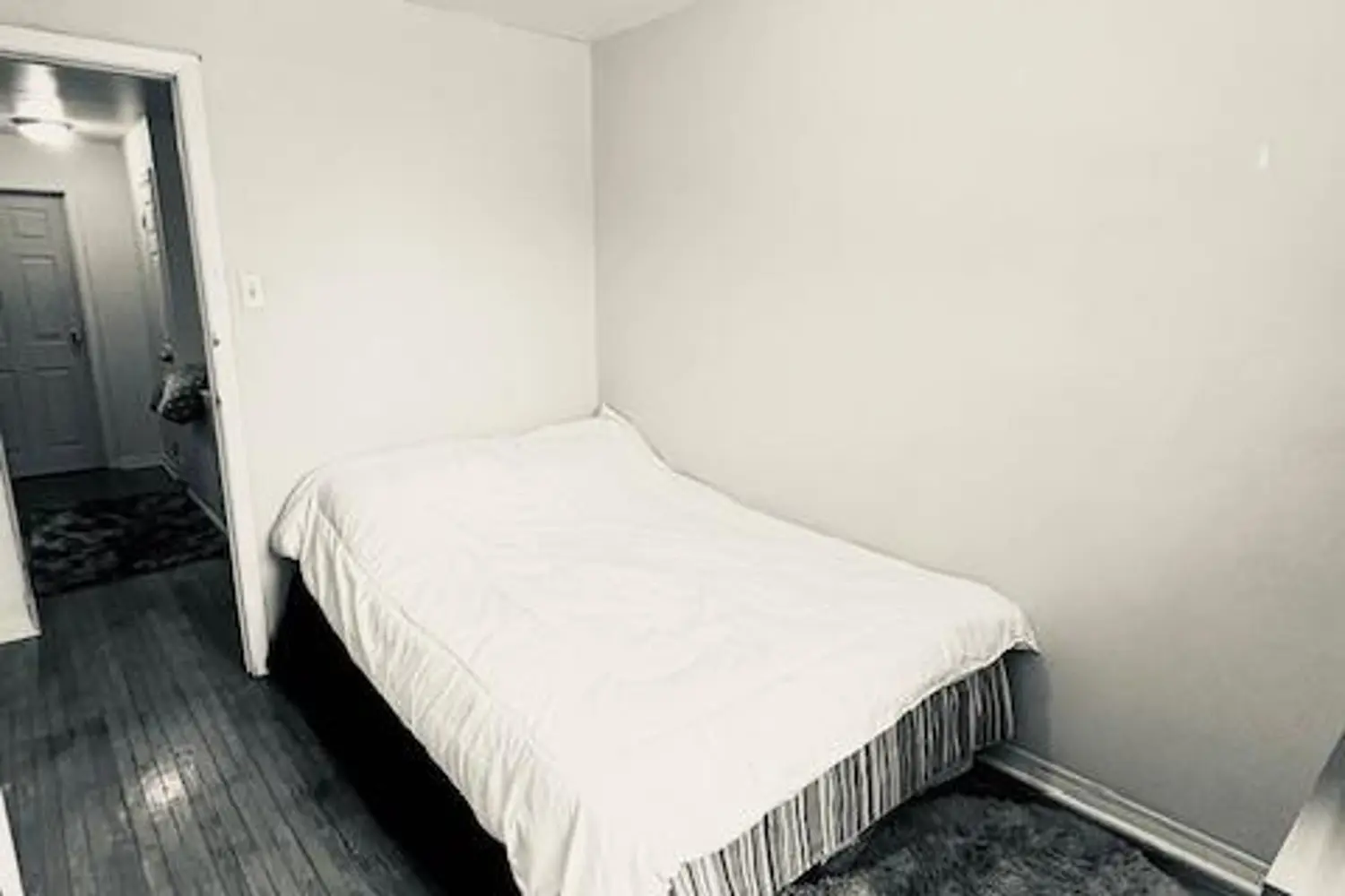 Additional image 14 of 925 Bayly Street 7