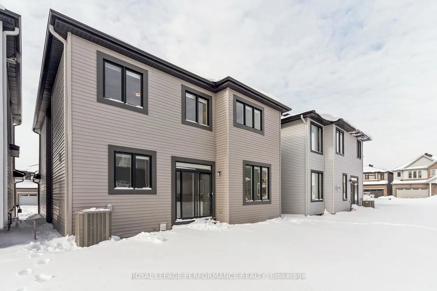 Additional image 18 of 845 Snap Hook Crescent