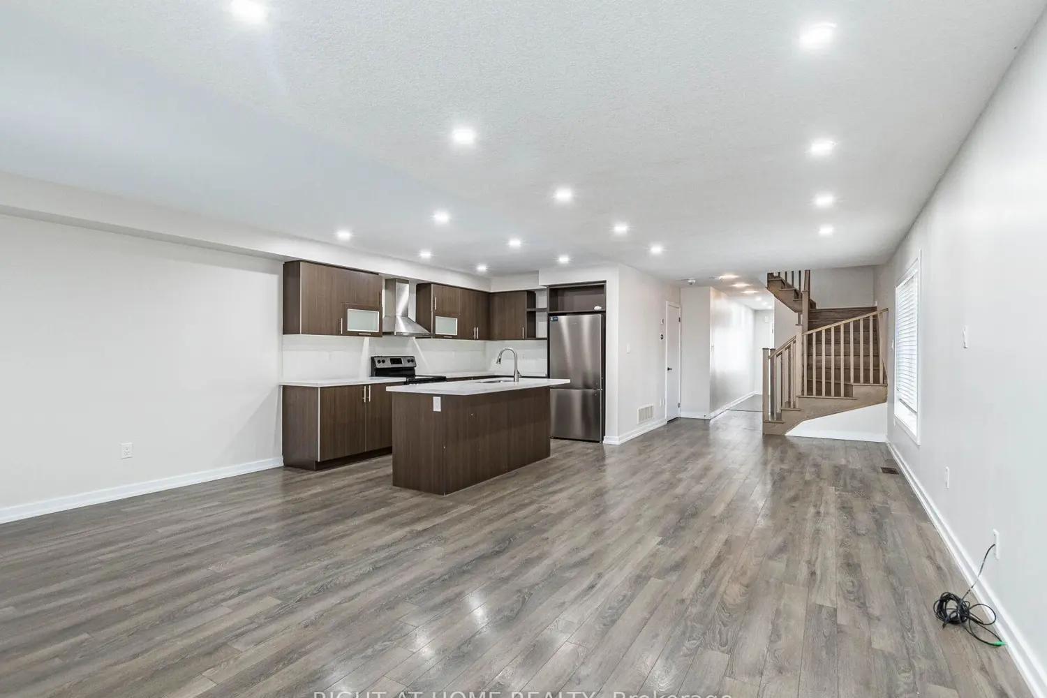 Additional image 12 of 16 Edsel Road