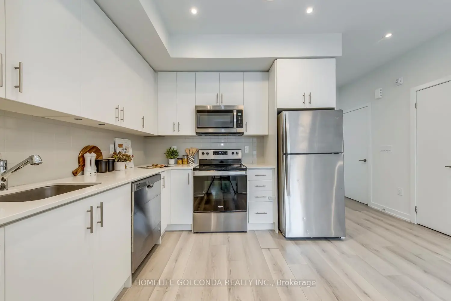 Additional image 7 of 3546 Colonial Drive #4