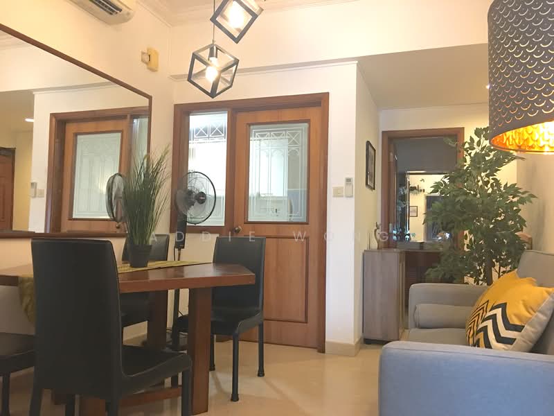 Additional image 5 of Spacious & Bright Room | Somerset MRT 5 Mins Walk | Big Wardrobes & Work Desk