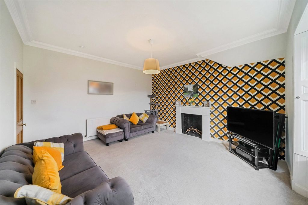 Additional image 10 of 3 bed flat for saleHilton Road, Alloa, Clackmannanshire FK10