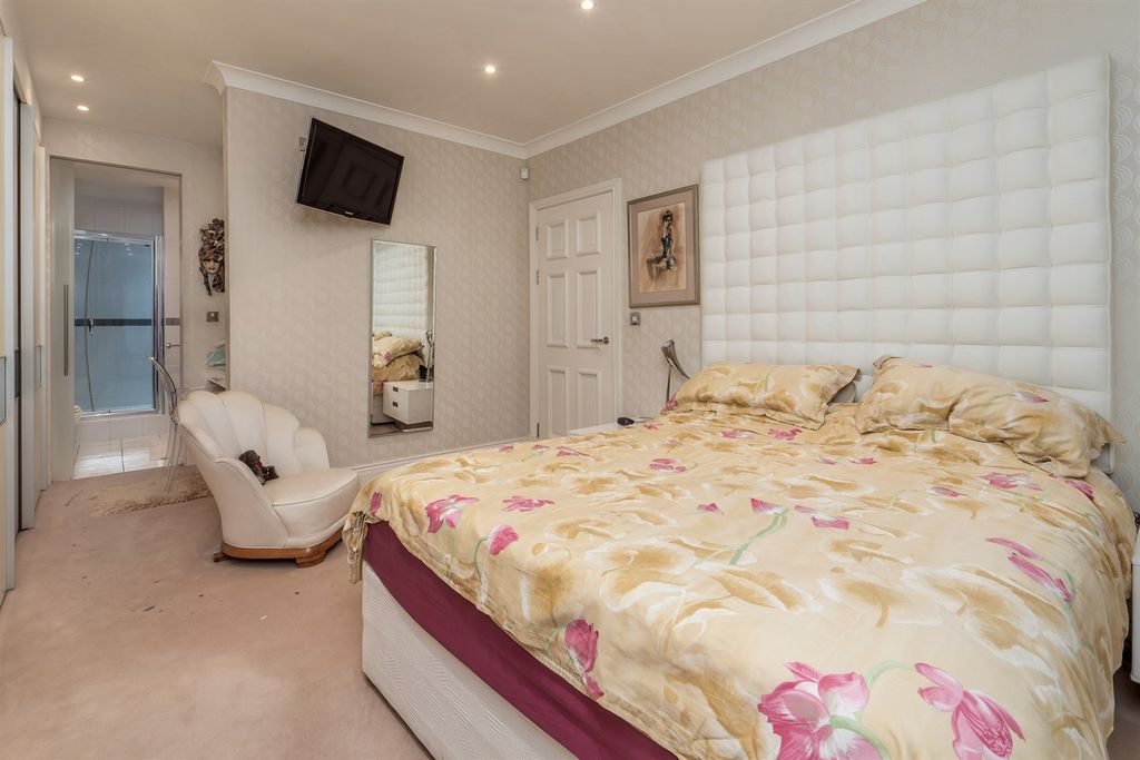 Additional image 13 of 3 bed flat for saleKingburys House, St. Hilarys Park, Alderley Edge SK9