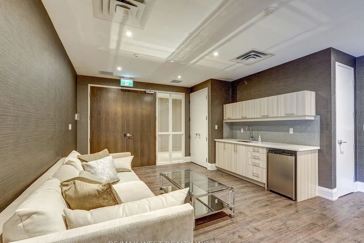 Additional image 19 of 15277 Yonge Street 503