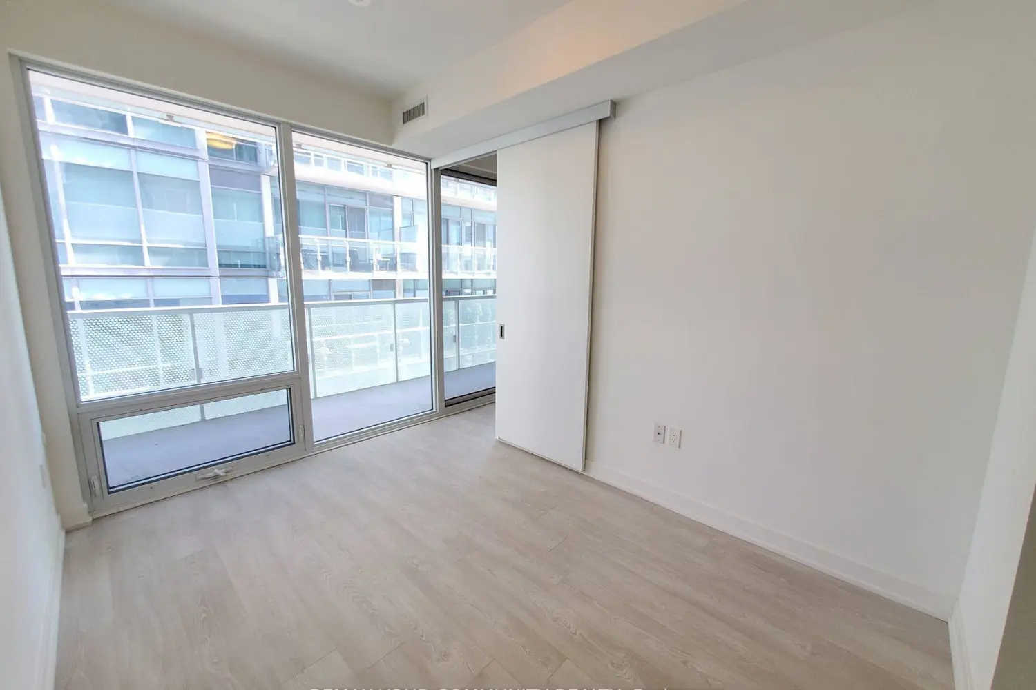 Additional image 6 of 15 Queens Quay 408