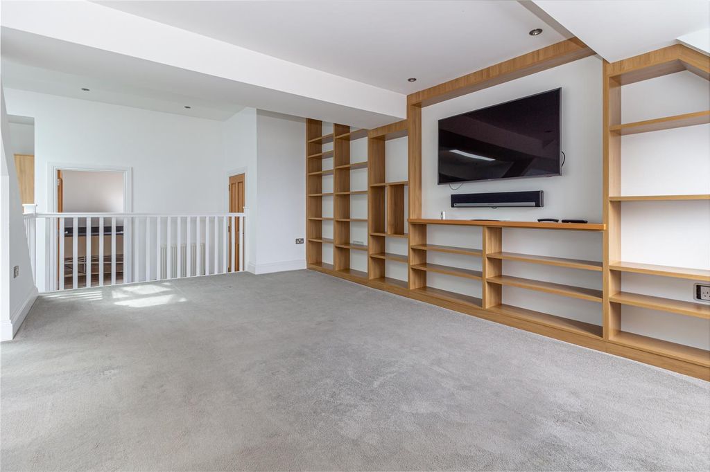 Additional image 19 of 3 bed flat for saleHolywell Road, Malvern WR14