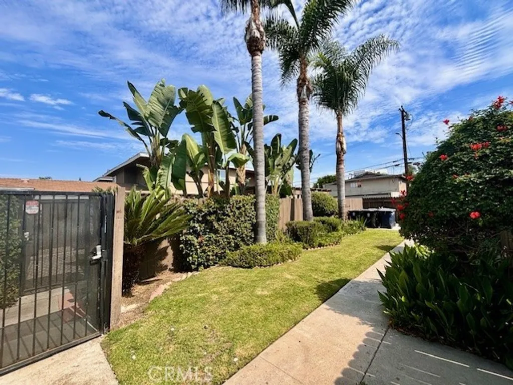 Additional image 22 of 17102 Emerald Ln Unit 1, Huntington Beach, CA 92647