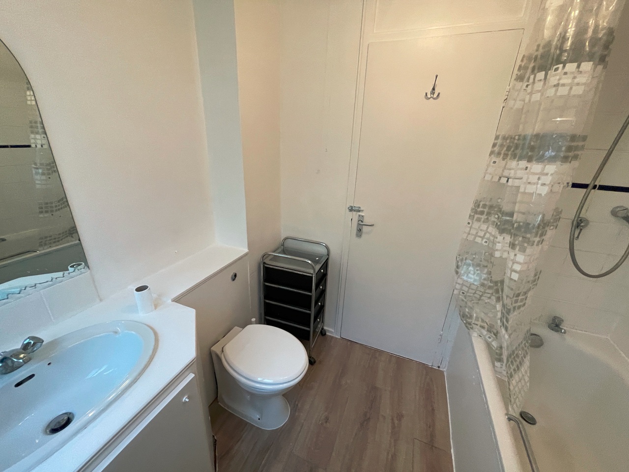 Additional image 12 of Room in a Shared House, Blomfield Court, SW11, SW11 3TL