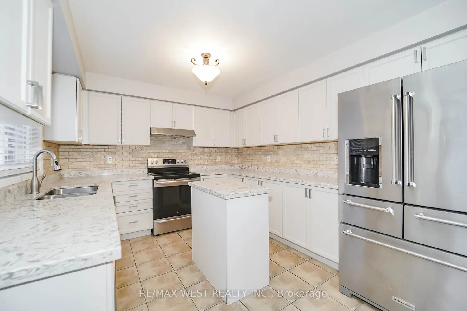 71 Dunwell Crescent photo 4