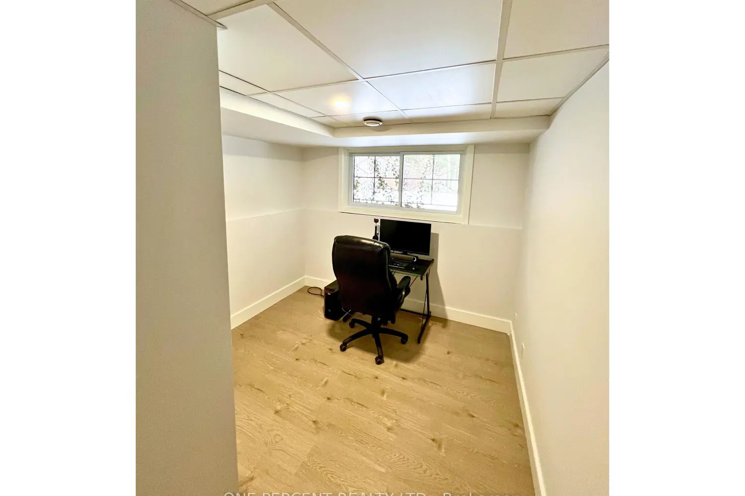 Additional image 14 of 49 Spruceside Crescent