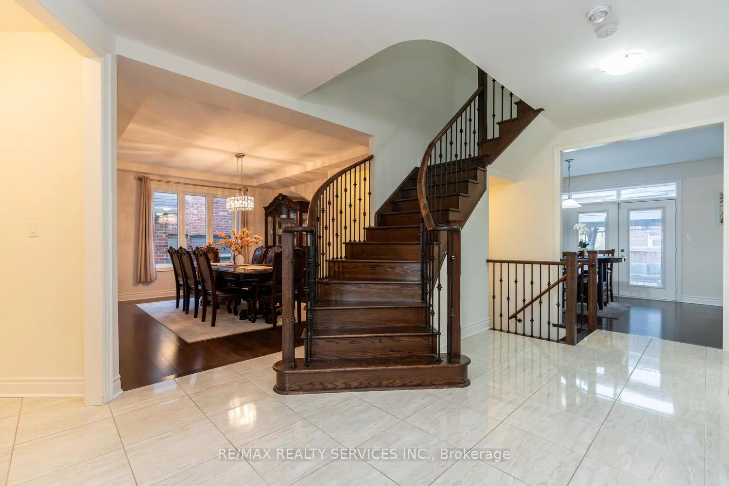 28 Stonegate Avenue photo 4