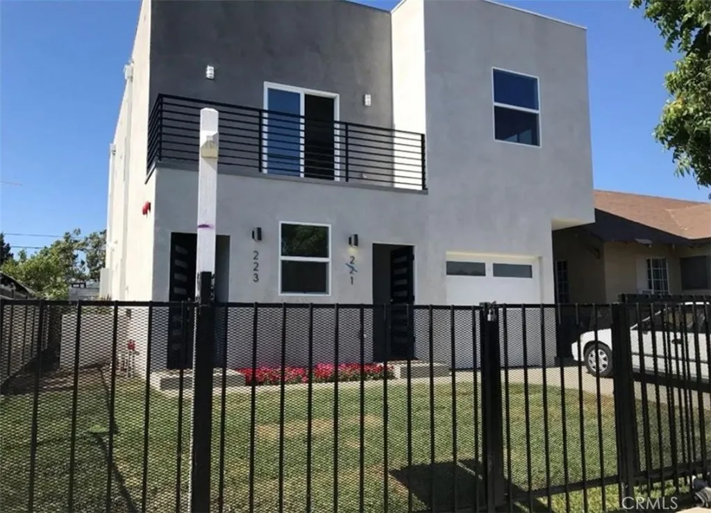 Additional image 38 of 221 W 85th St, Los Angeles, CA 90003