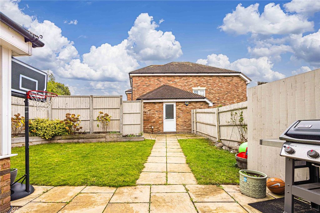 Additional image 5 of 4 bed detached house for saleDunstable Road, Caddington, Central Bedfordshire LU1