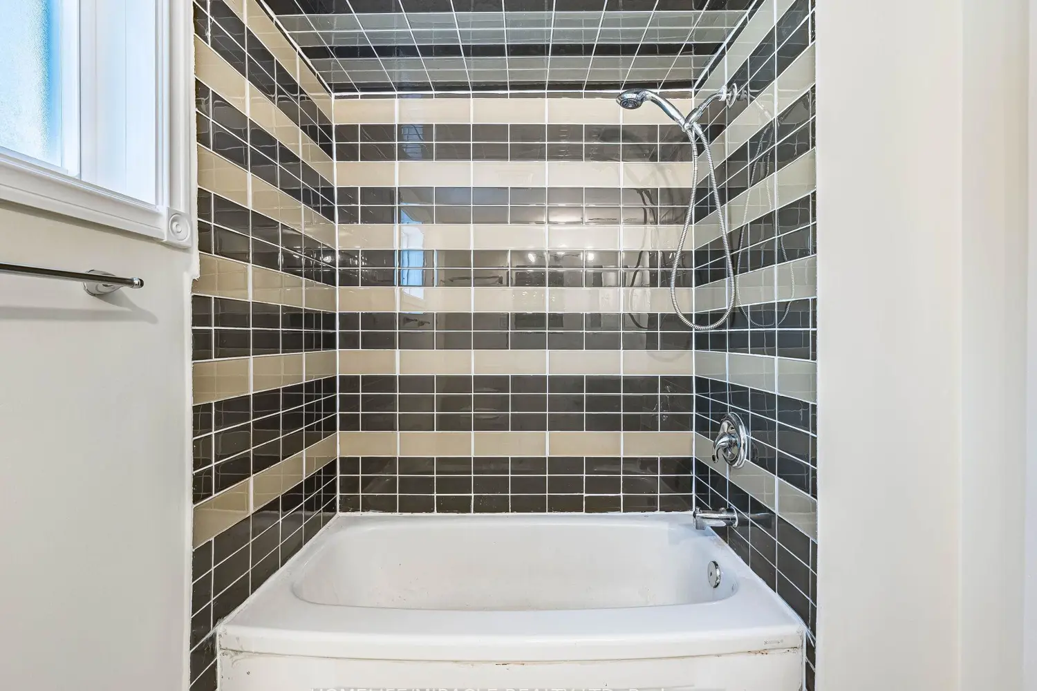 Additional image 18 of 209 Apache Trail