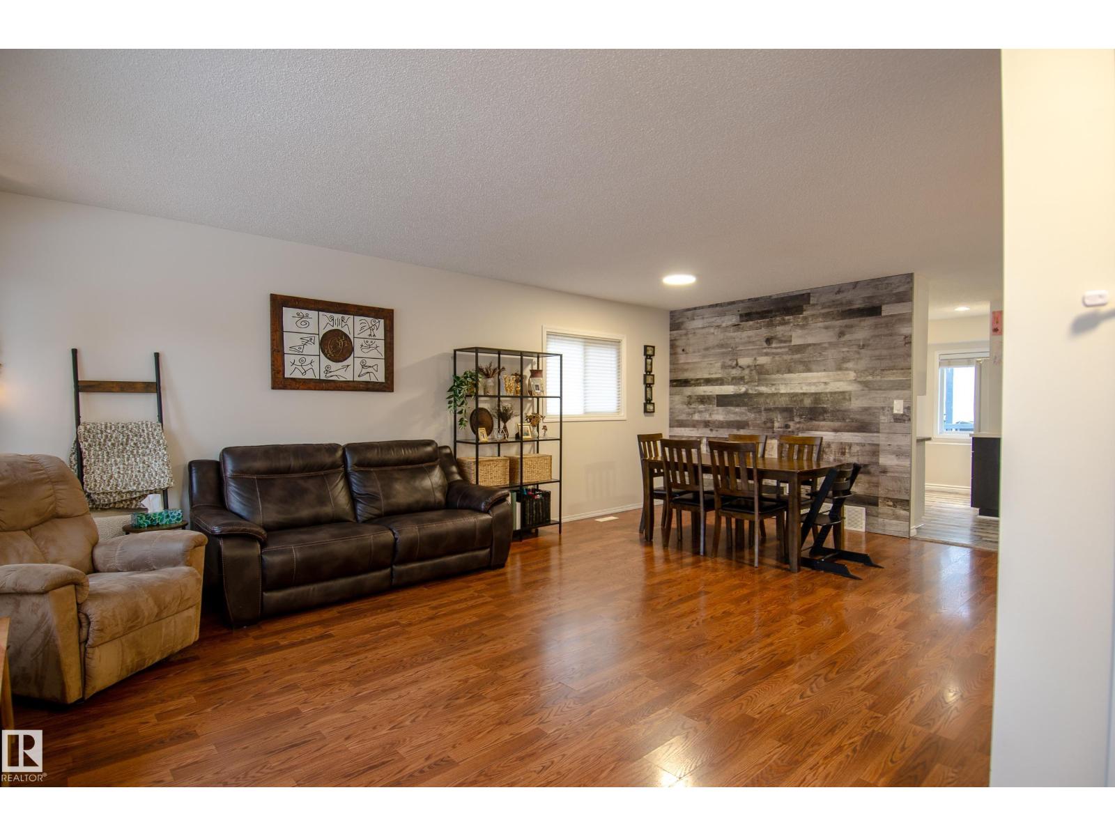 Additional image 2 of 3516 13 Avenue NW, Edmonton, AB, T6L3B3