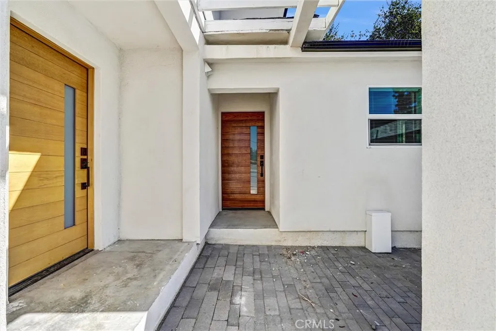 Additional image 3 of 18221 Chatsworth St Unit B, Northridge, CA 91326