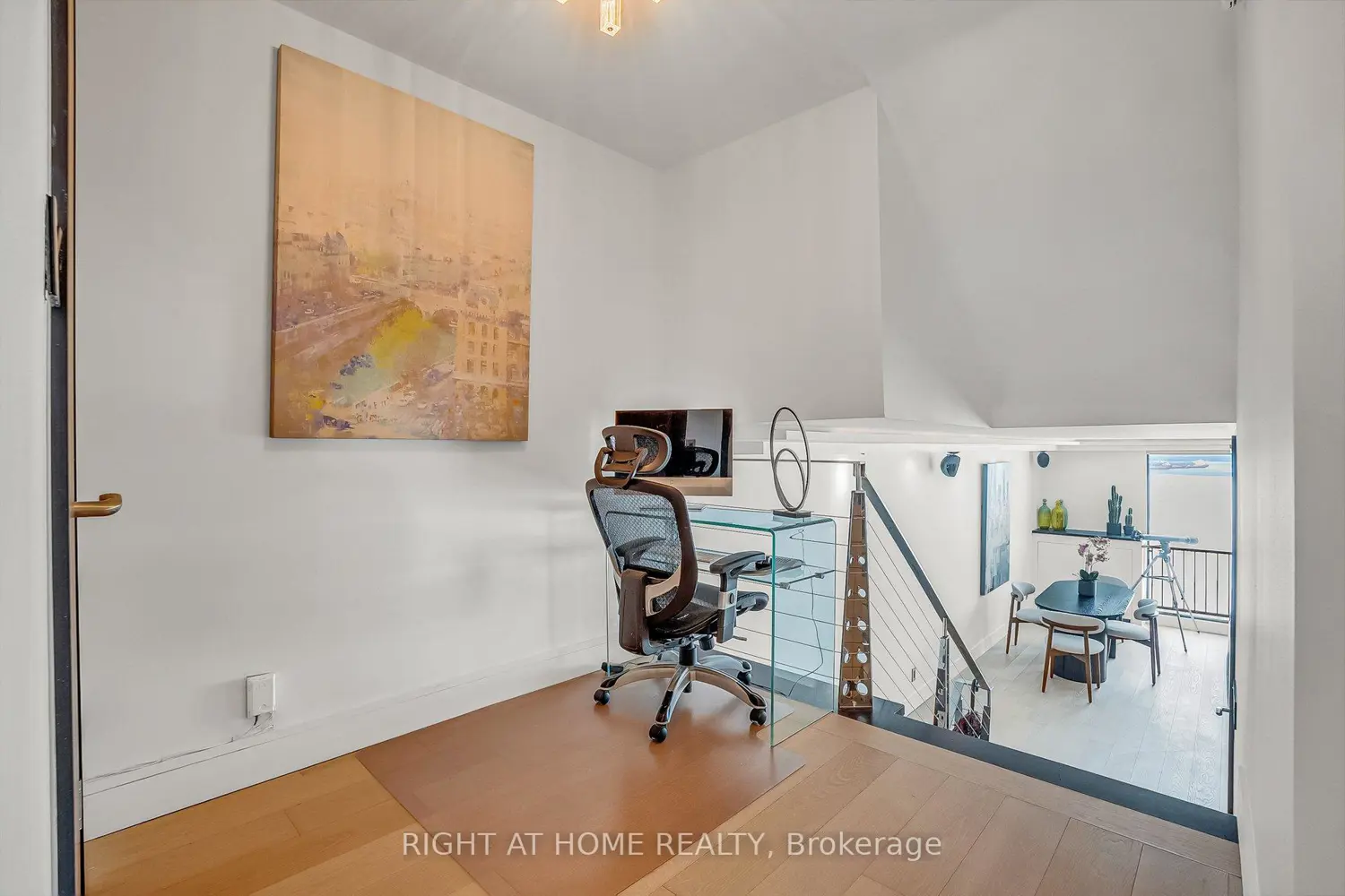 Additional image 7 of 33 Harbour Square #2019