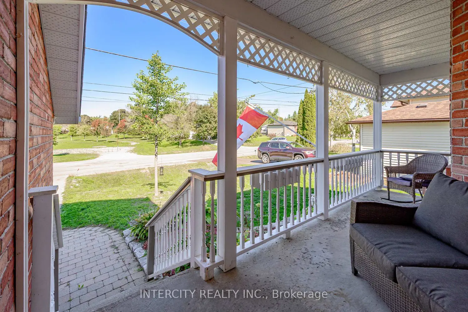 48 Champlain Boulevard