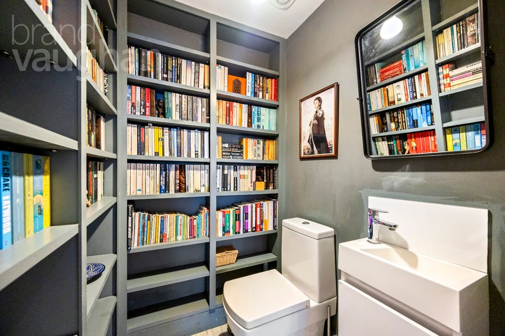 Additional image 8 of 3 bed flat for saleLewes Crescent, Brighton, East Sussex BN2