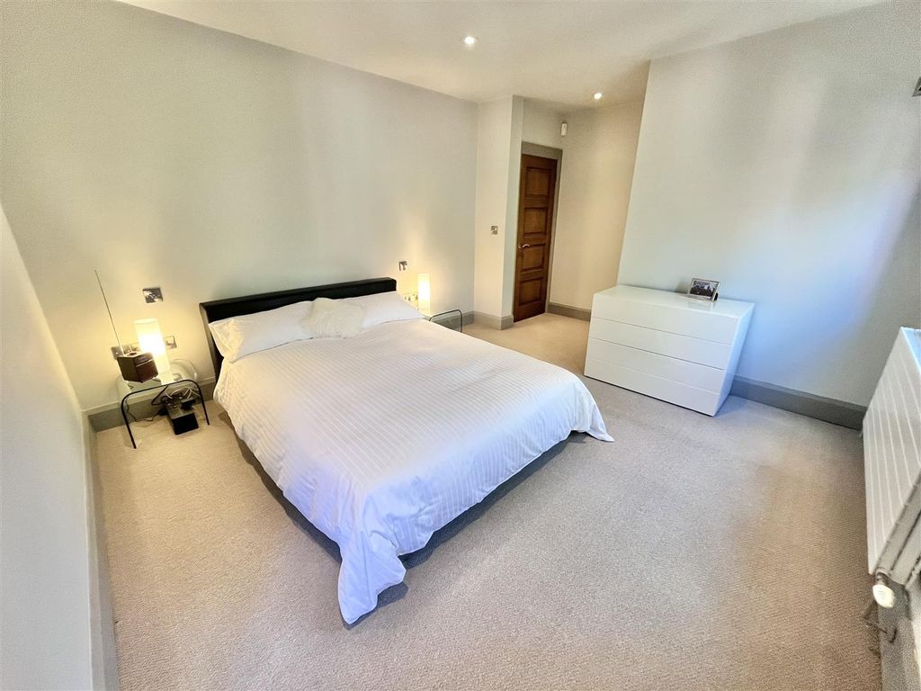 Additional image 6 of 2 bed flat for sale6 Norcliffe Hall, Altrincham Road, Wilmslow SK9