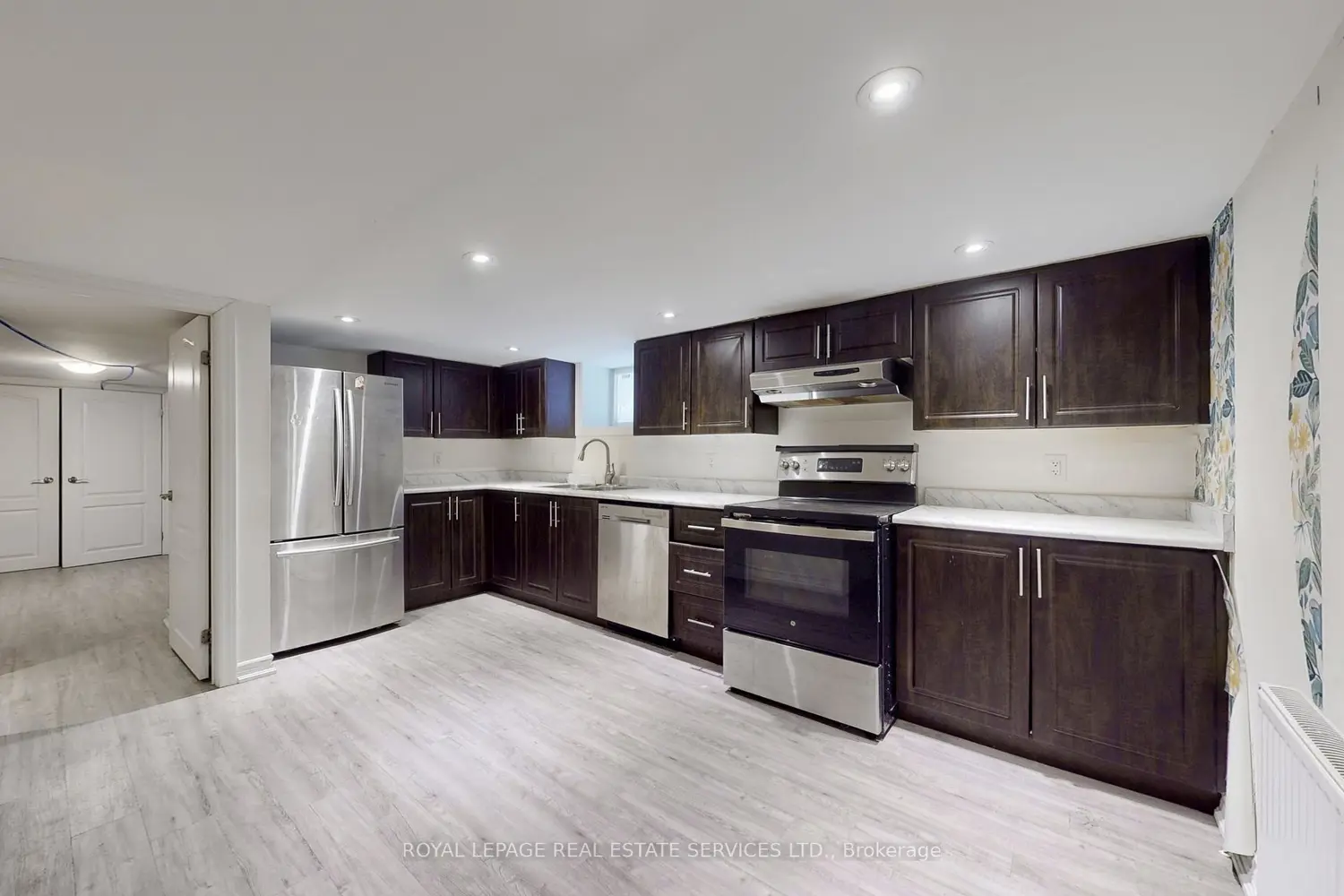 Additional image 16 of 89 Oriole Parkway