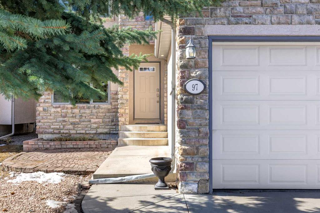 Additional image 2 of 97 Strathridge Close SW, Calgary, AB, T3H 4J3
