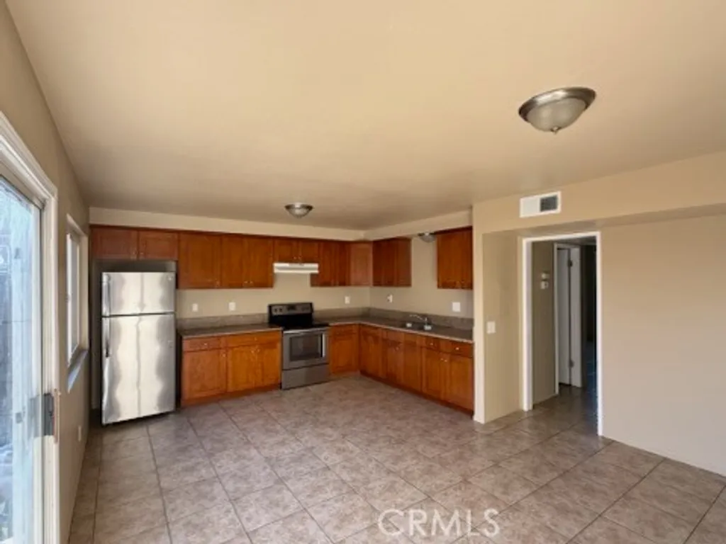 Additional image 7 of 249 E Jackson St Unit C, Rialto, CA 92376