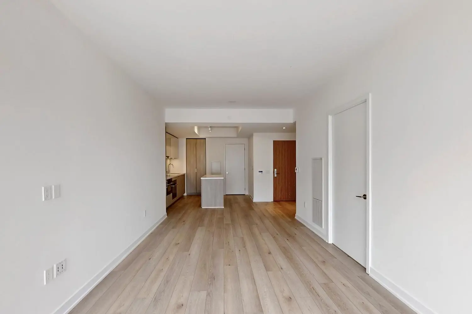Additional image 7 of 15 Queens Quay 1002