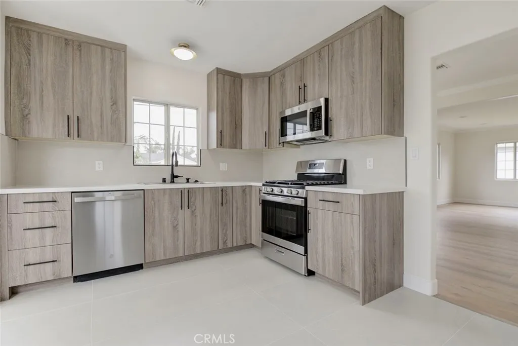 Additional image 26 of 6622 Varna Ave, Van Nuys, CA 91401