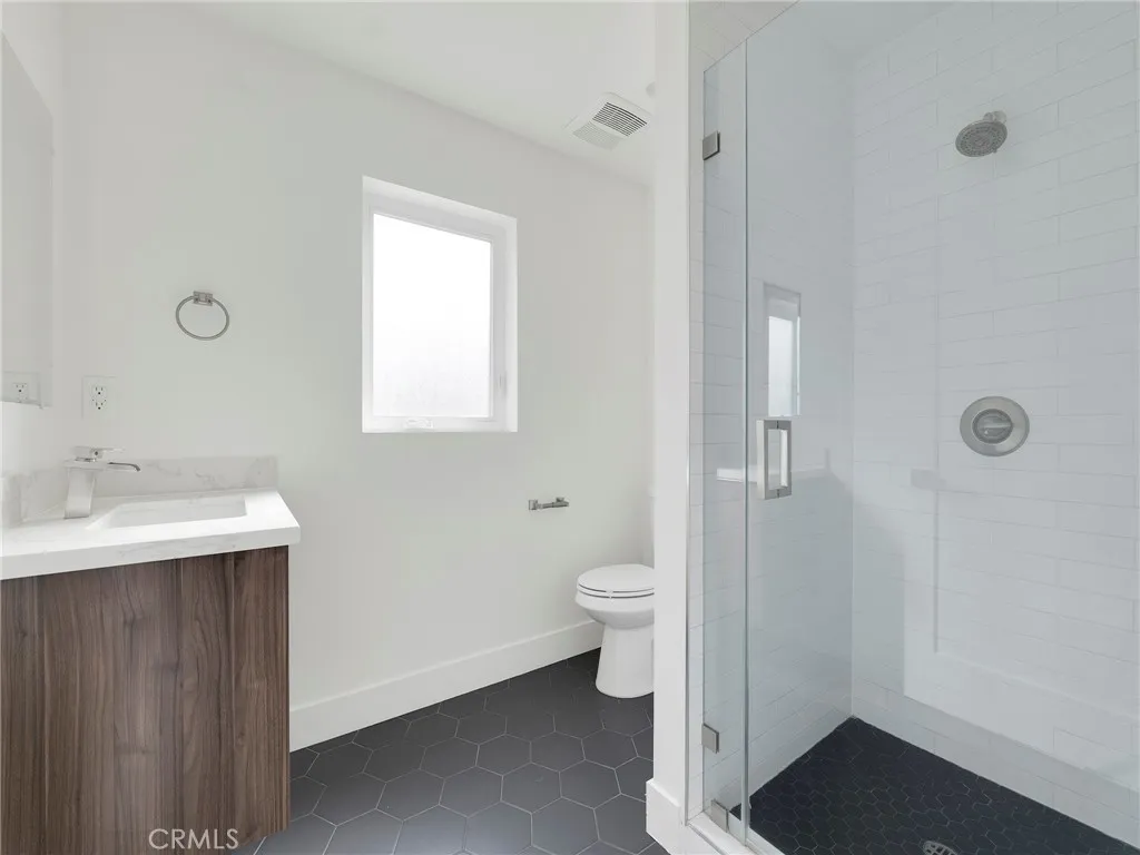 Additional image 8 of 150 S Madison Ave, Los Angeles, CA 90004