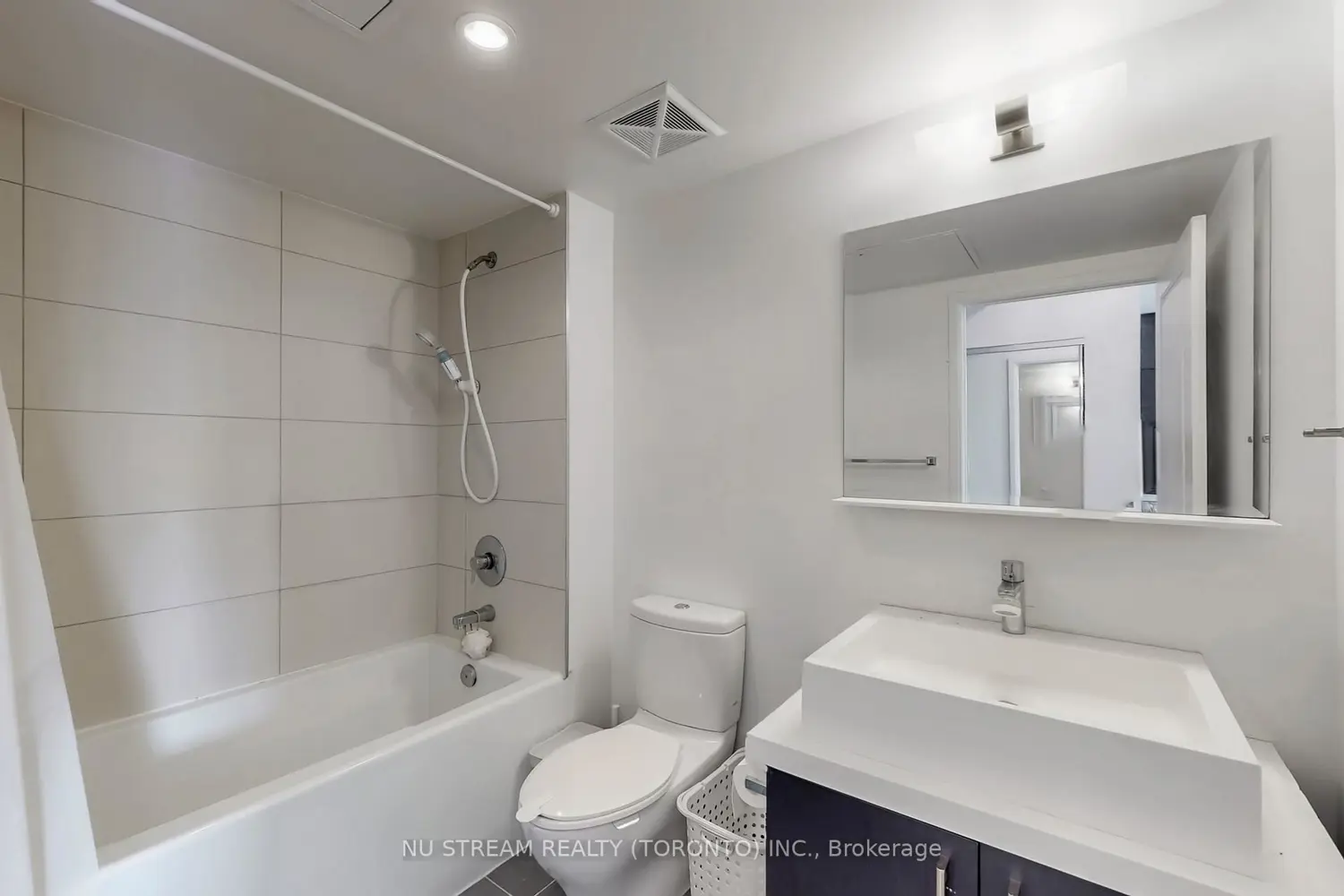 Additional image 12 of 1080 Bay Street 1403