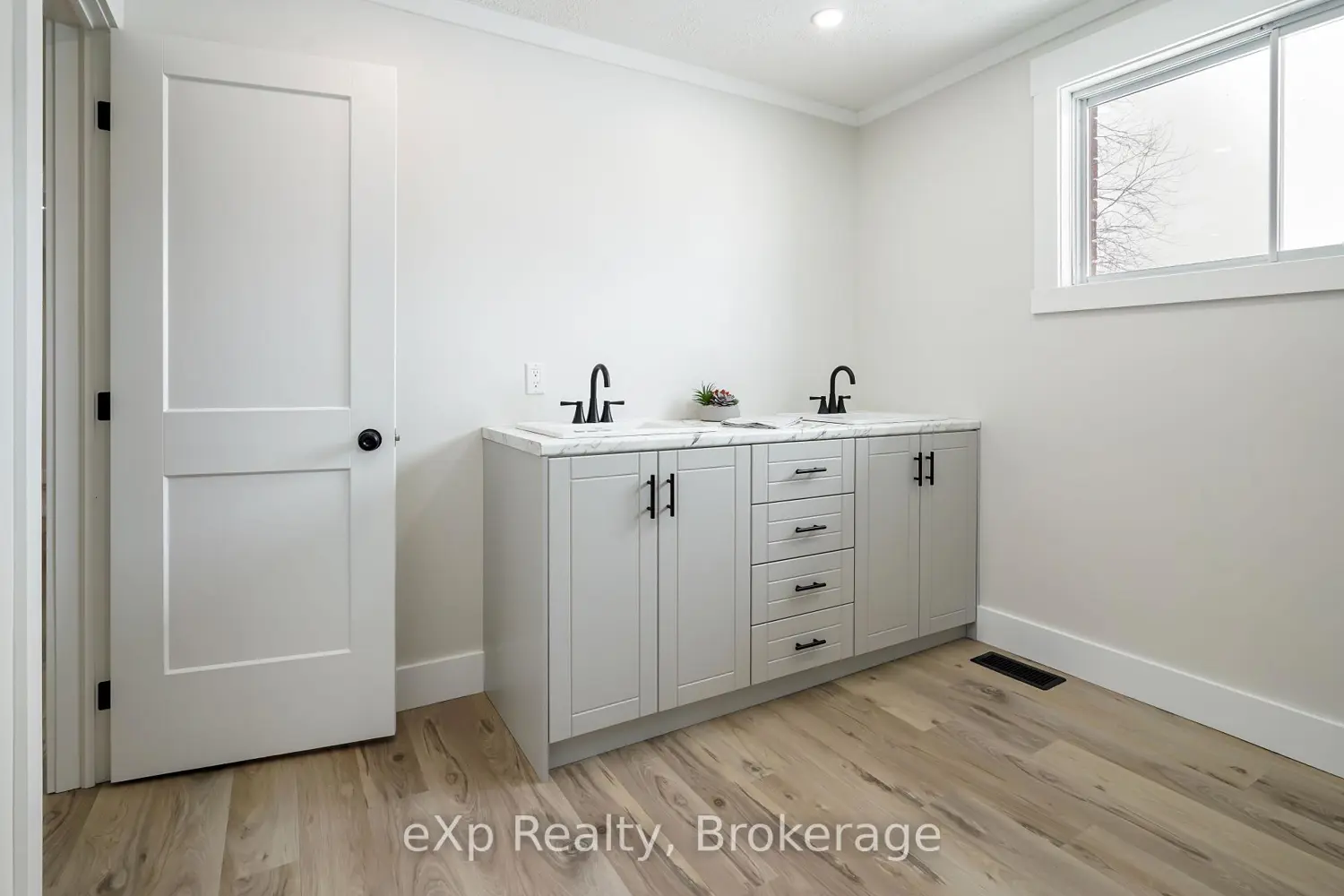 Additional image 8 of 221 Queen Street