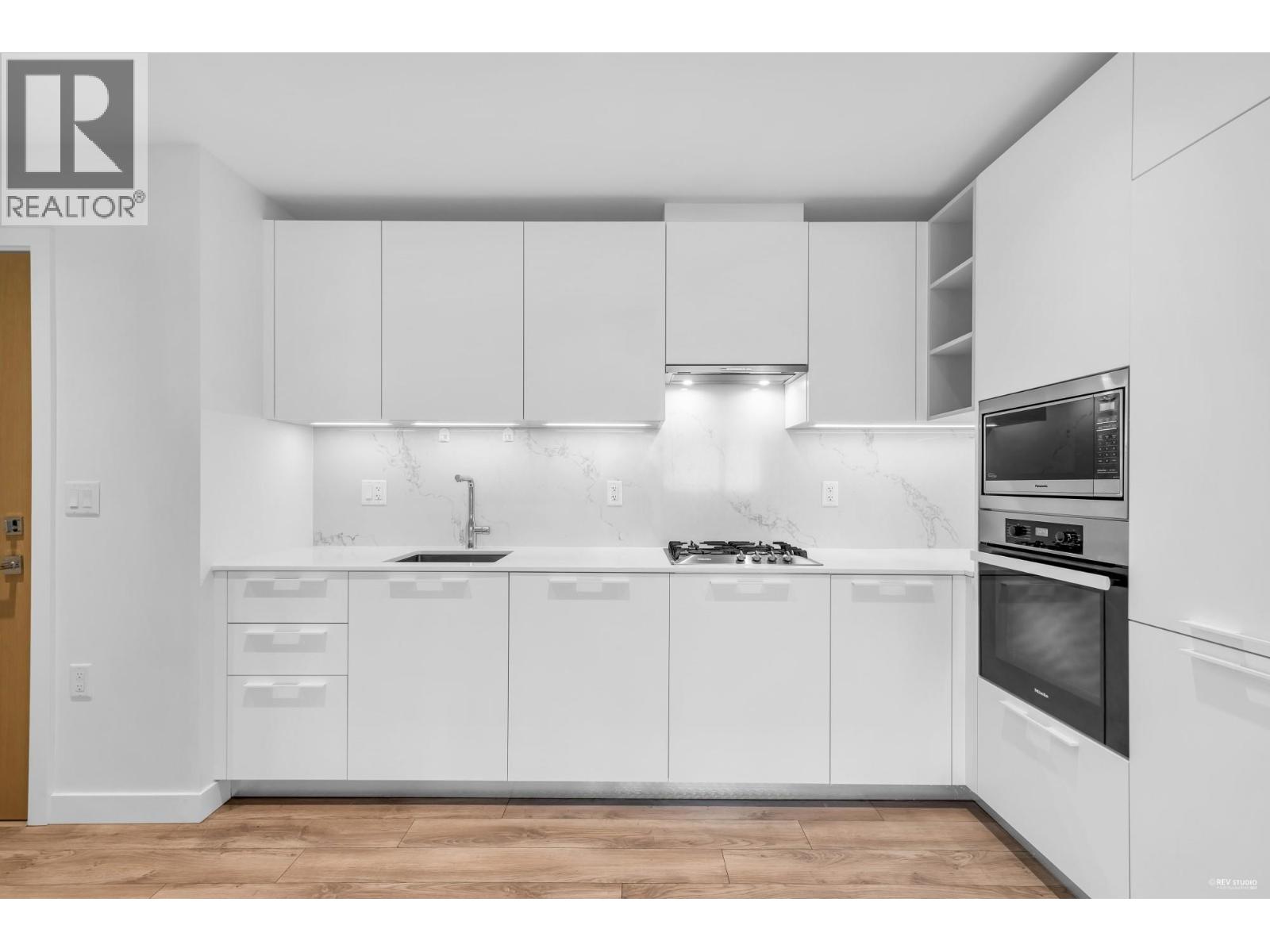 17xx 6699 DUNBLANE AVENUE