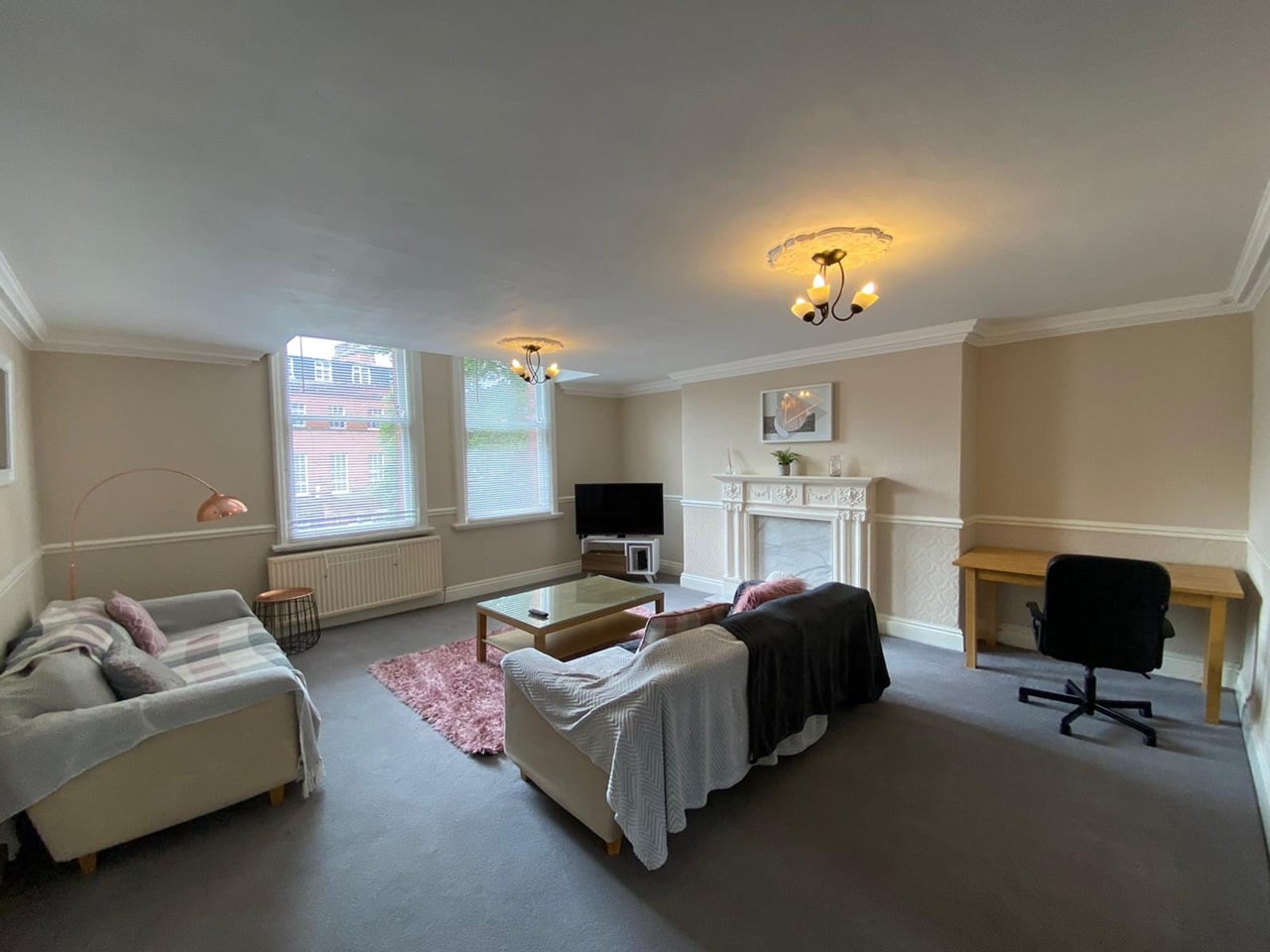2 Bed Flat, Chatsworth House, LS2, N1 7GU