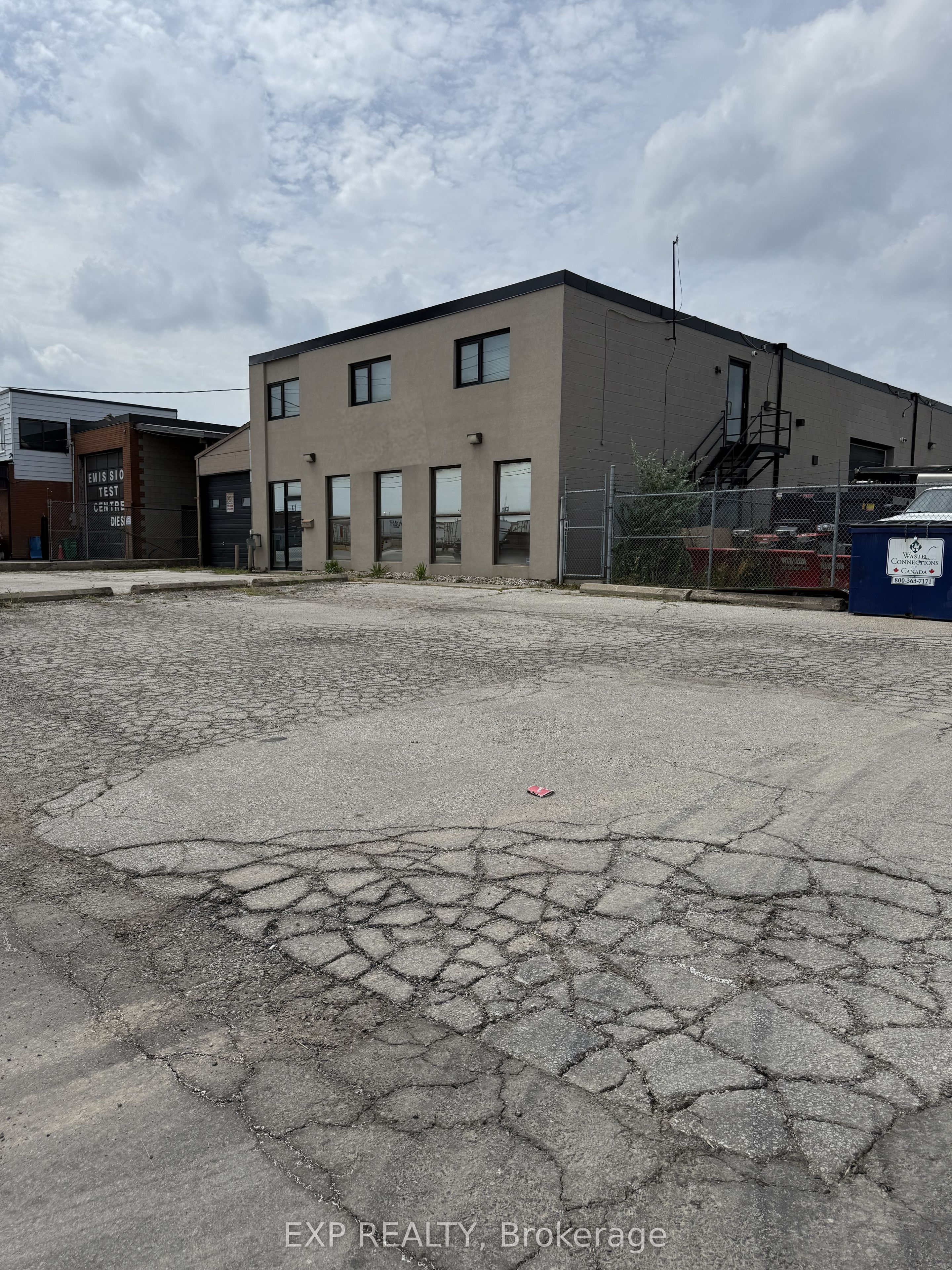 Additional image 2 of 1261 Britannia Road E, Mississauga, ON, L4W 1C7
