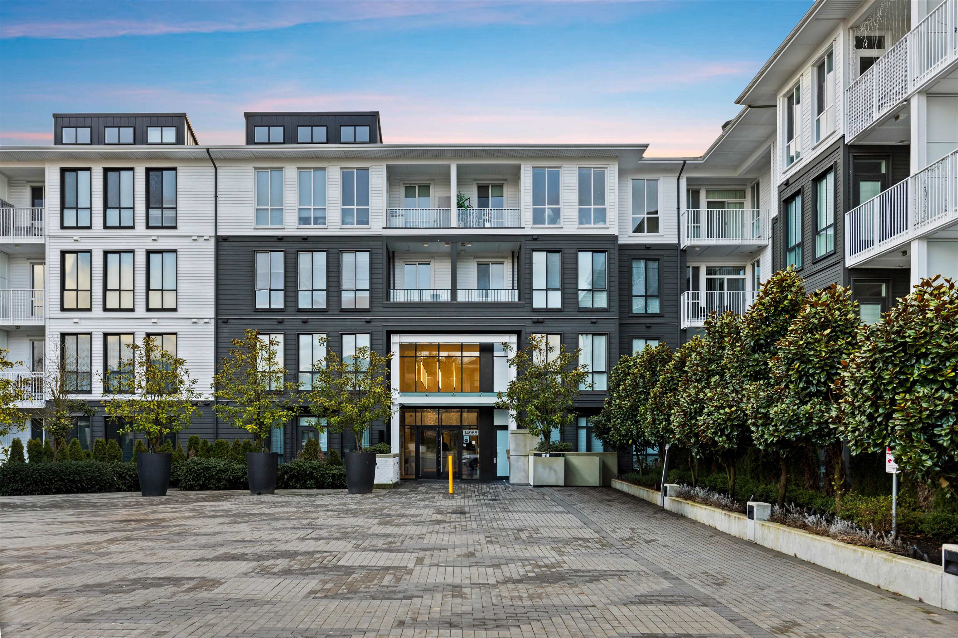 Additional image 2 of 425-14968 101a Avenue, Surrey, BC, V3R 0E8