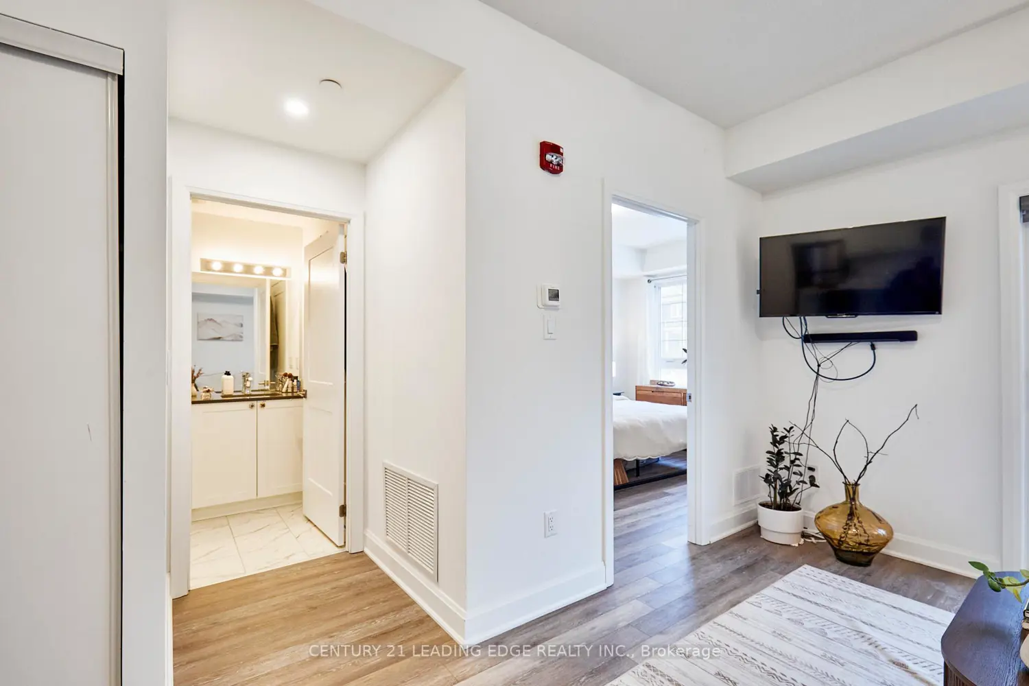 Additional image 16 of 50 Lakebreeze Drive 105