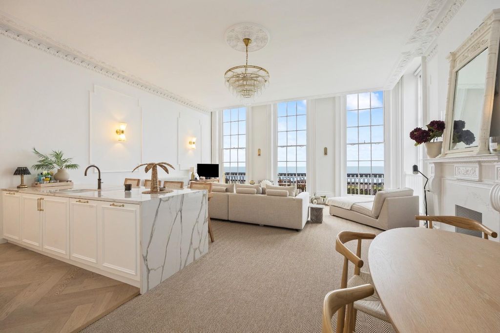 2 bed flat for saleBrunswick Terrace, Hove BN3
